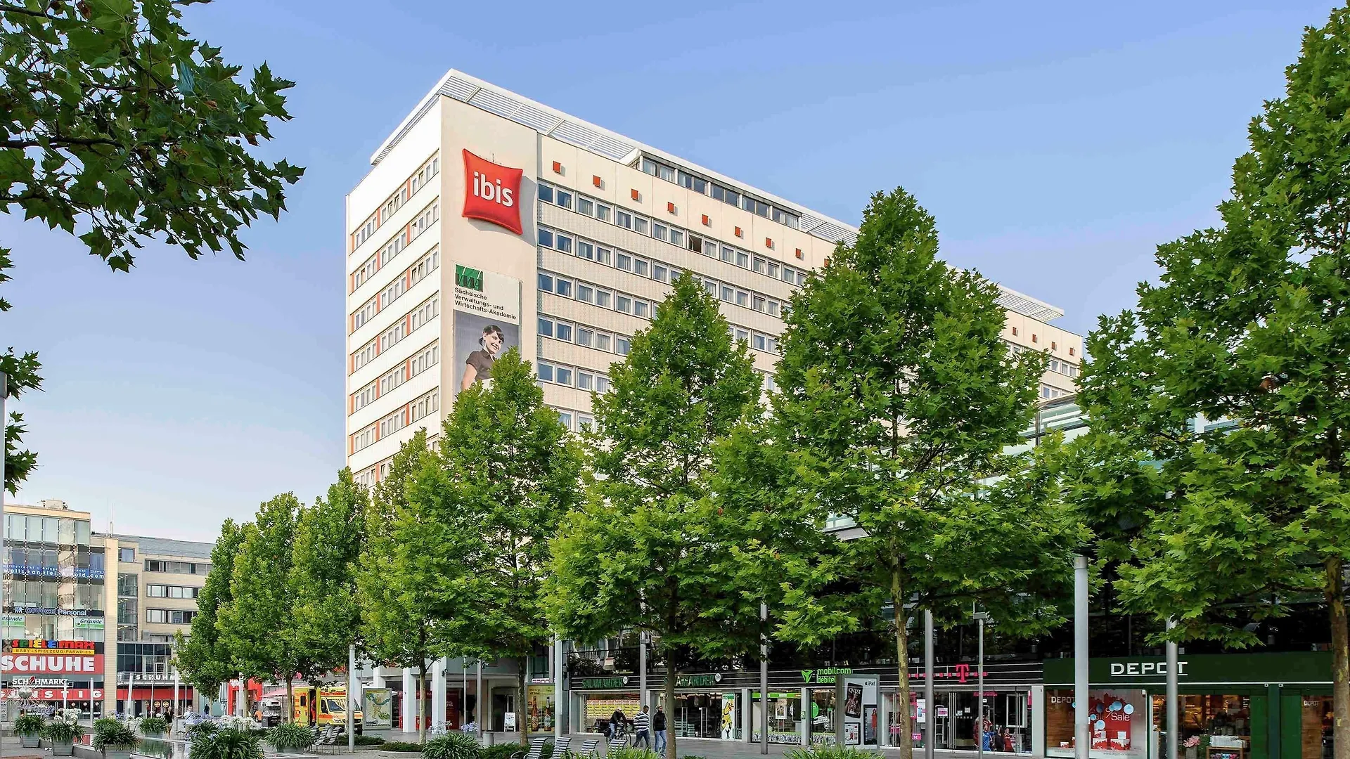 9 Smart Hotels in Dresden Altstadt Worth Booking