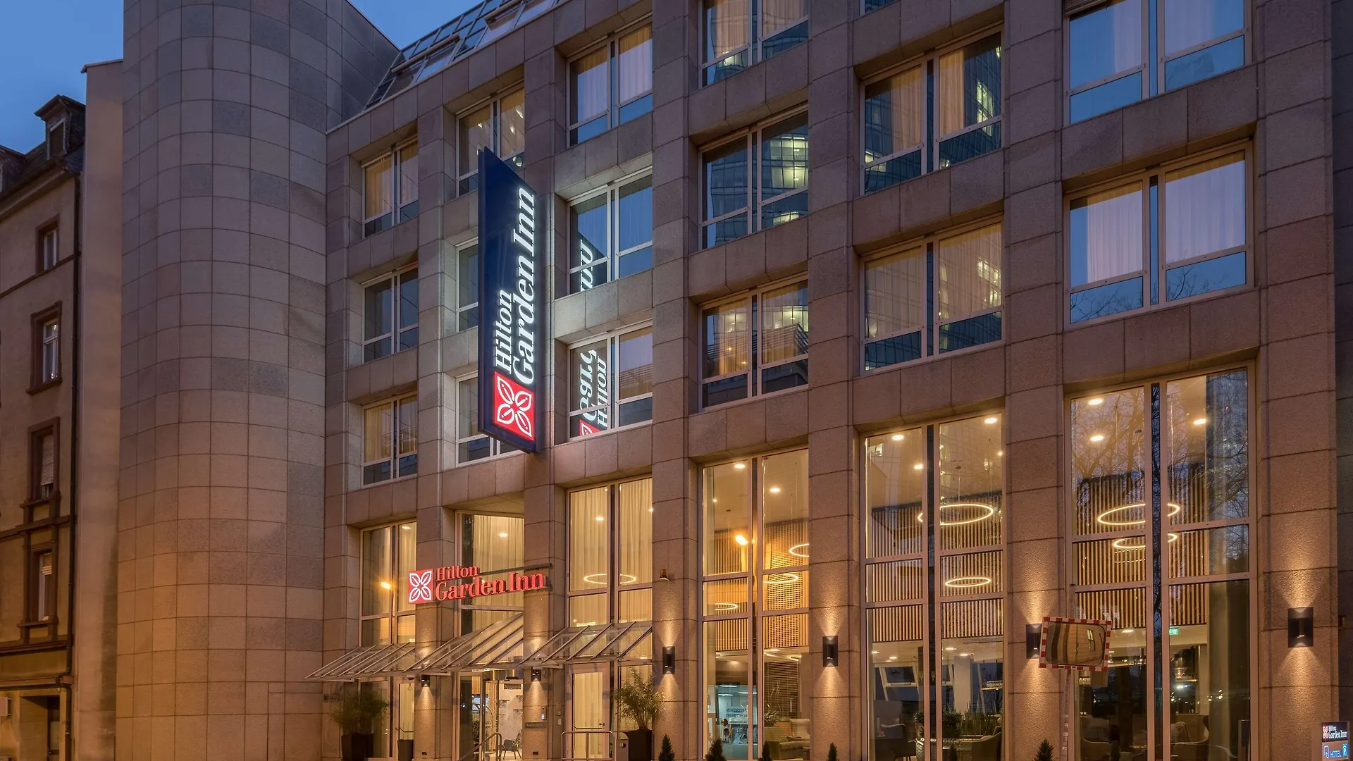 Staying In Bahnhofsviertel: 4 Central Hotels Compared