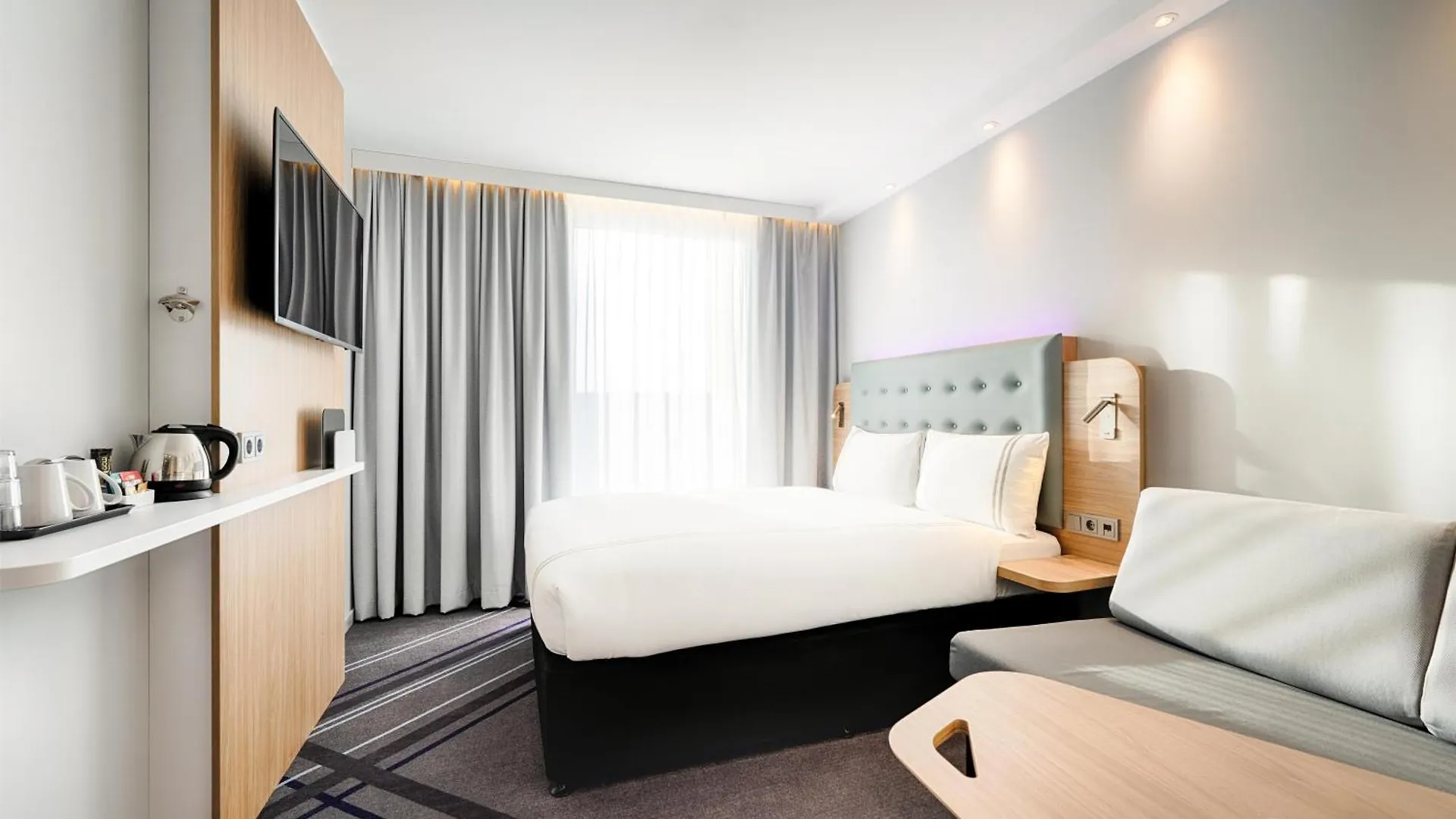 6 Smart Central Hotels Near Völkerschlachtdenkmal Worth Booking