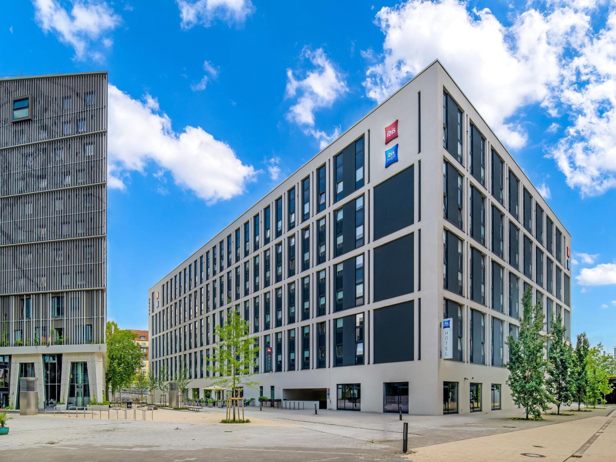 10 Smart Airport-Linked Hotels In Hamburg City Centre