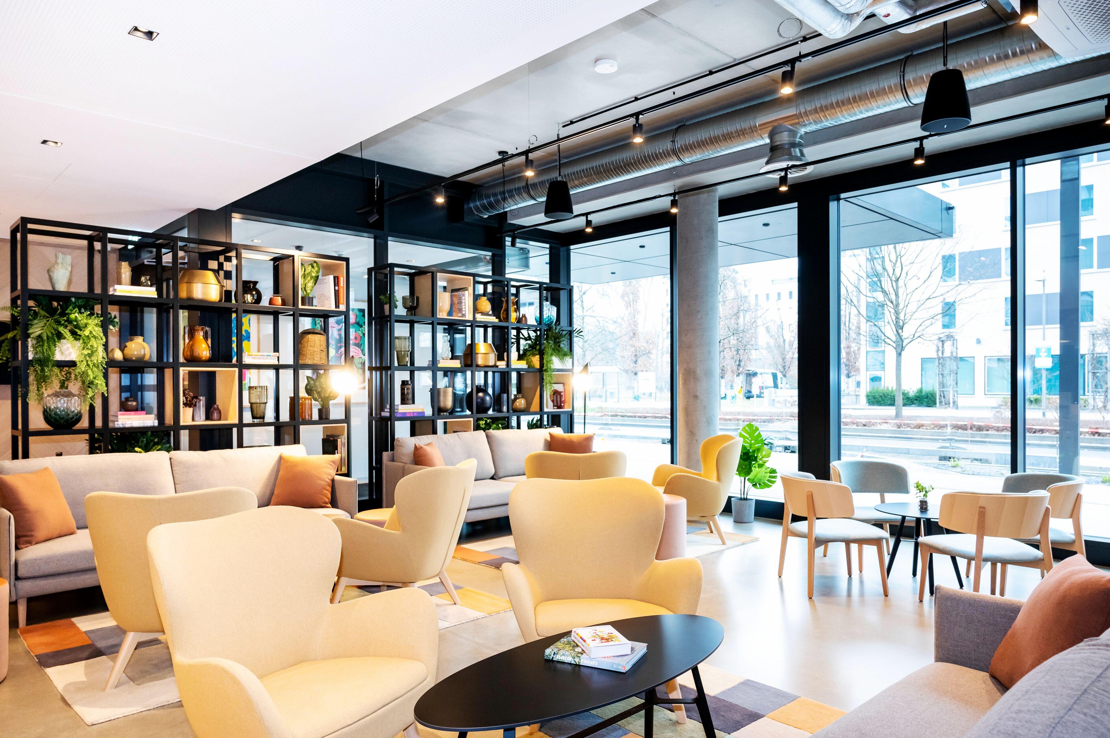 Where to Stay Near Frankfurt Airport: 4 Best 4-Star Hotels