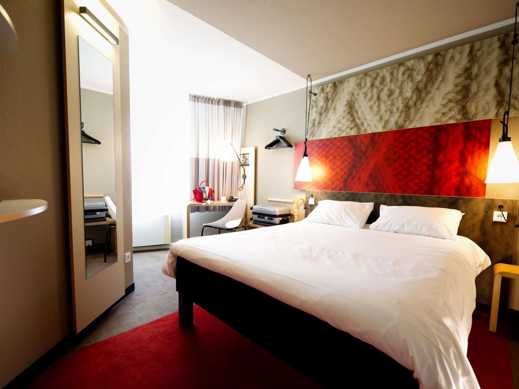 15 Smart Central Hotels Near Rheinpark Worth Booking