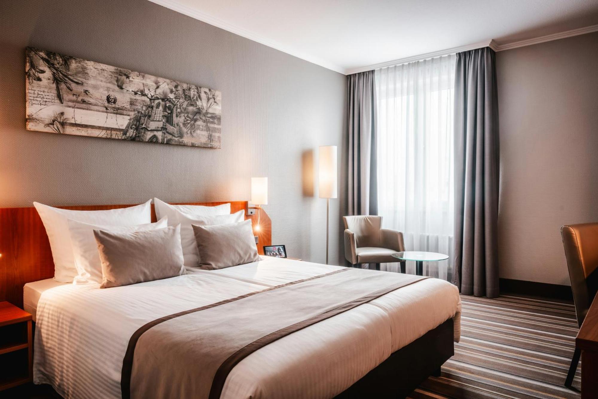 Staying in North Rhine-Westphalia: 15 Luxury Hotels Compared